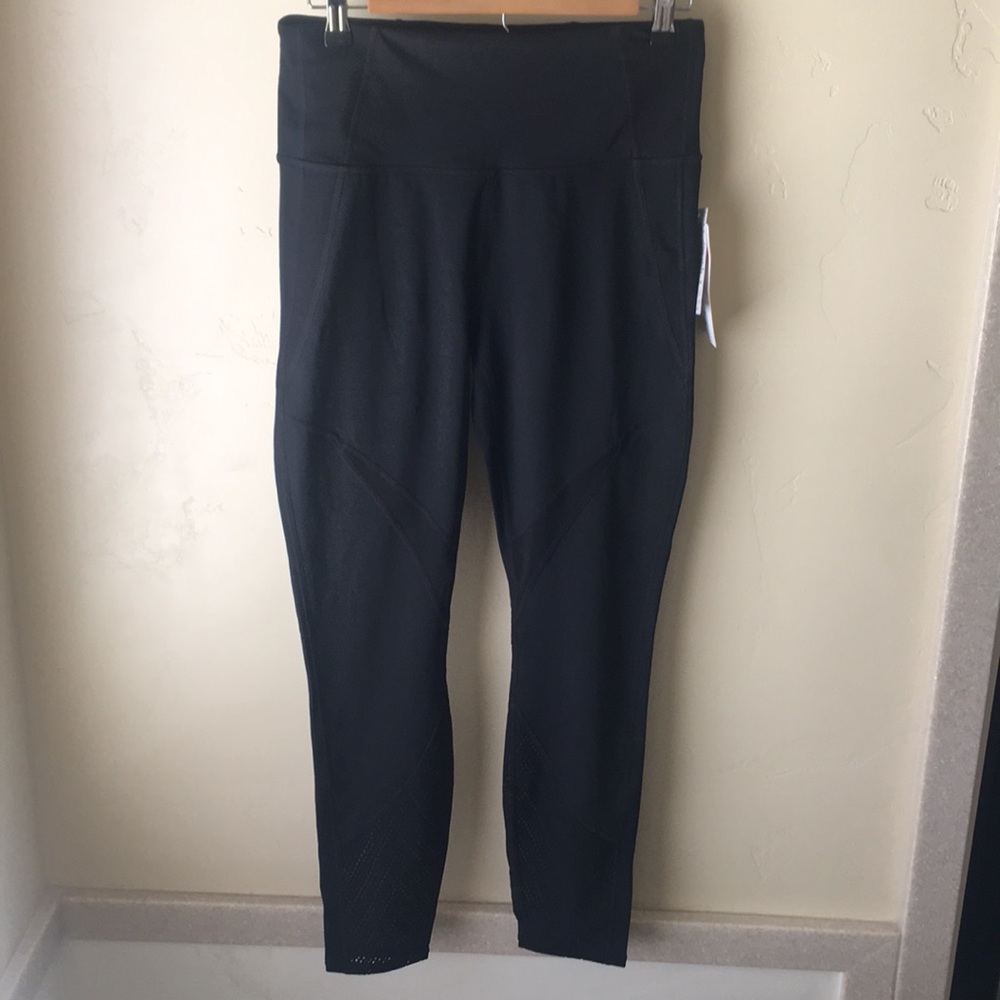 New with tags Athleta Precision 7/8 ankle tight